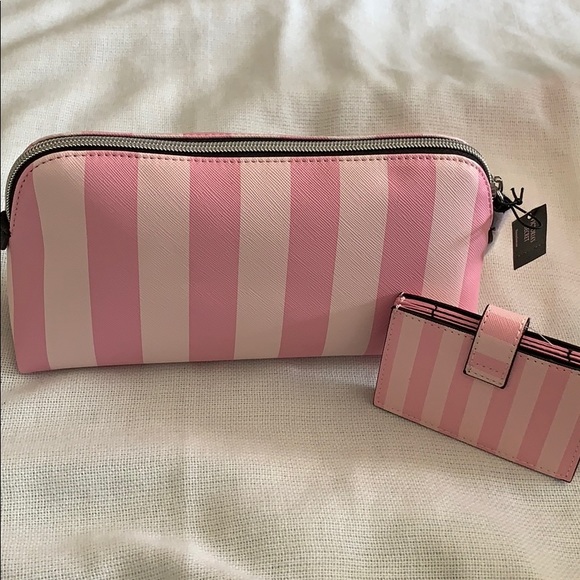 Victoria’s Secret cosmetic bag & creditcard holder - Picture 4 of 4